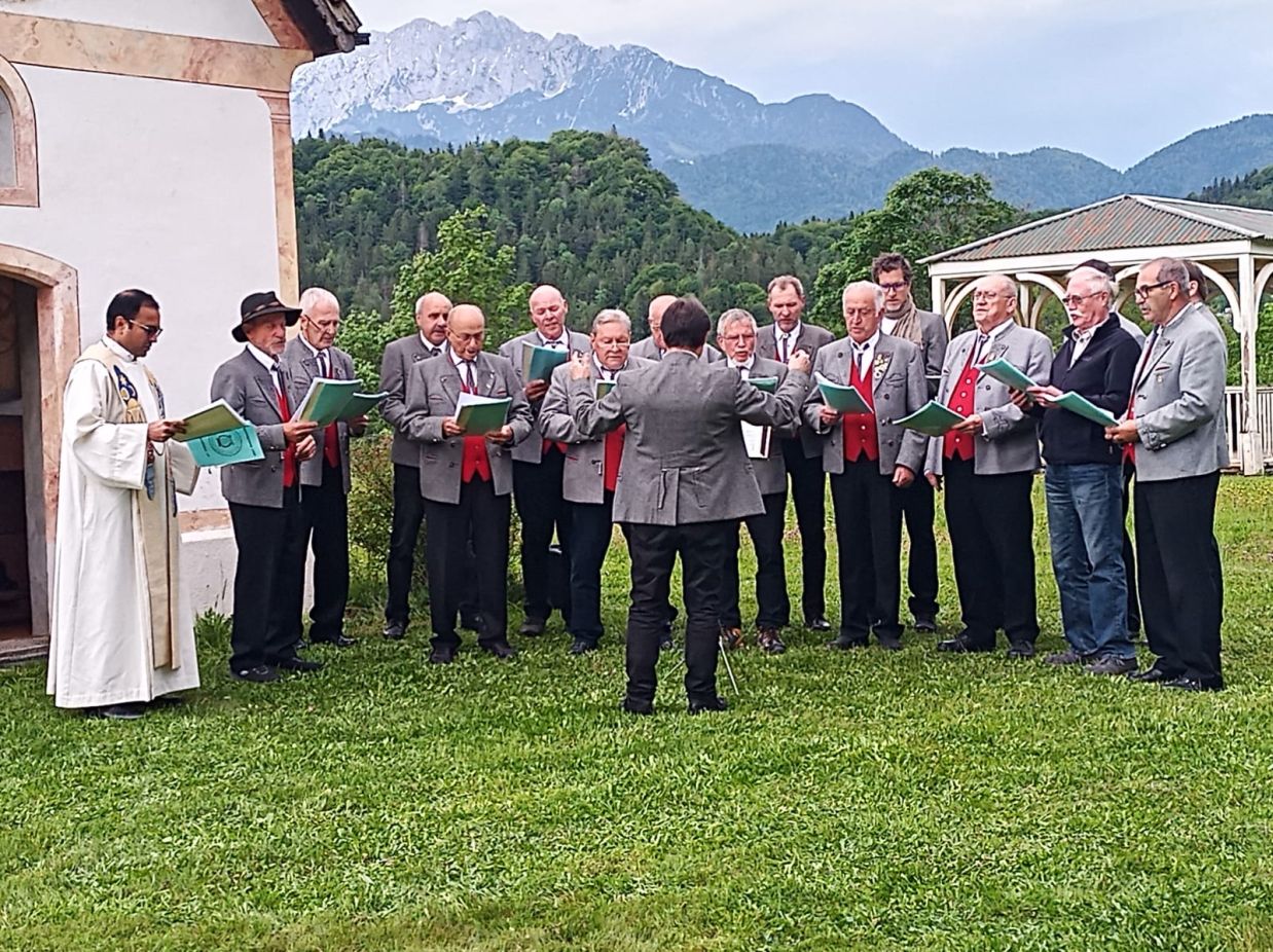 2025-26 Maiandacht Trojer.jpg